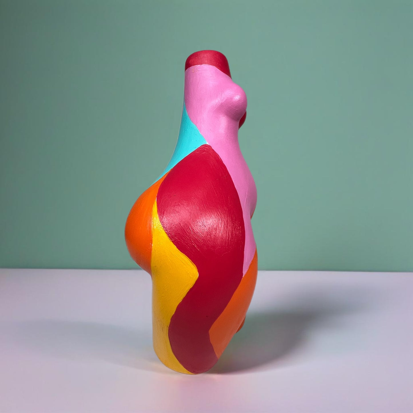 Olivia Body Vase