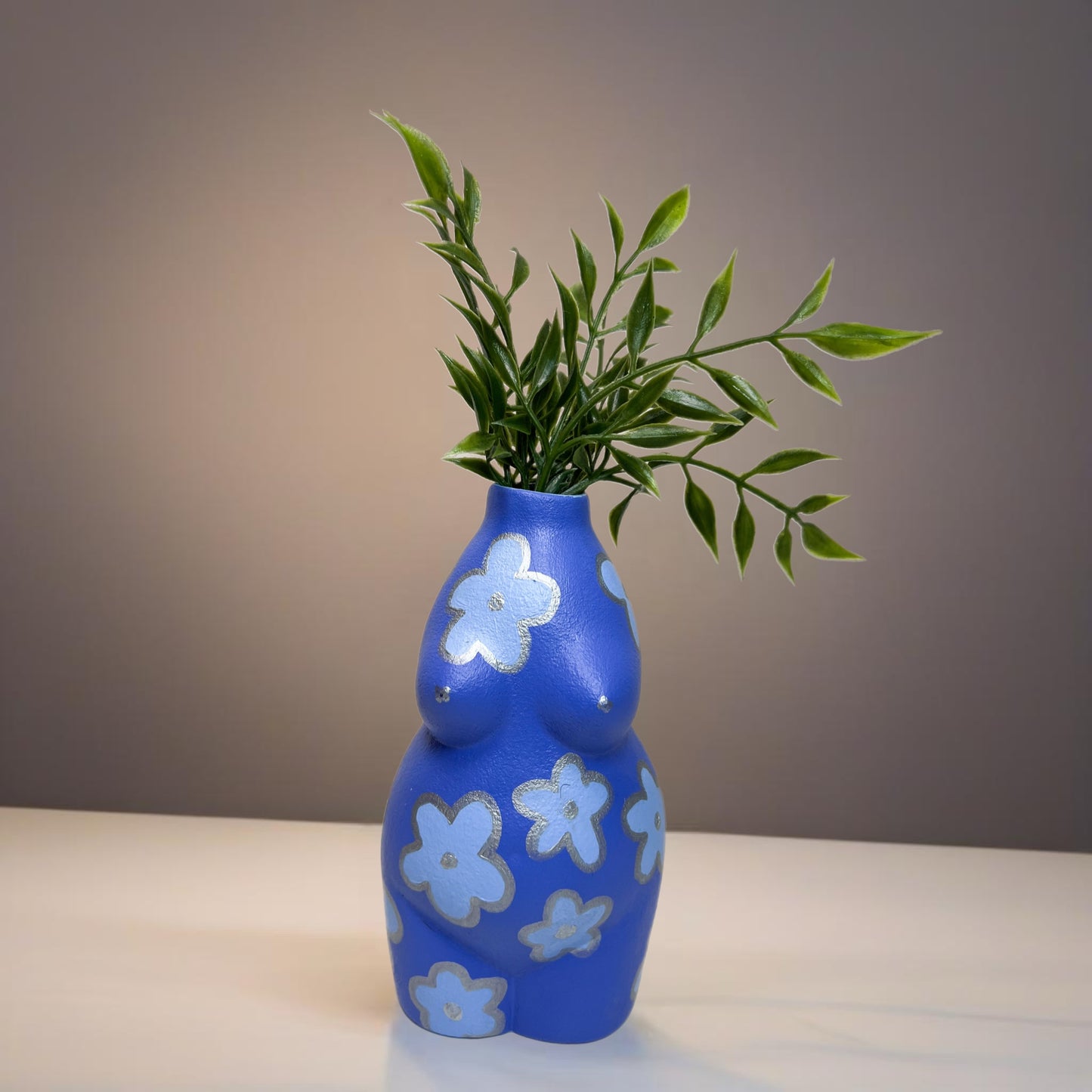 Daisy Body Vase