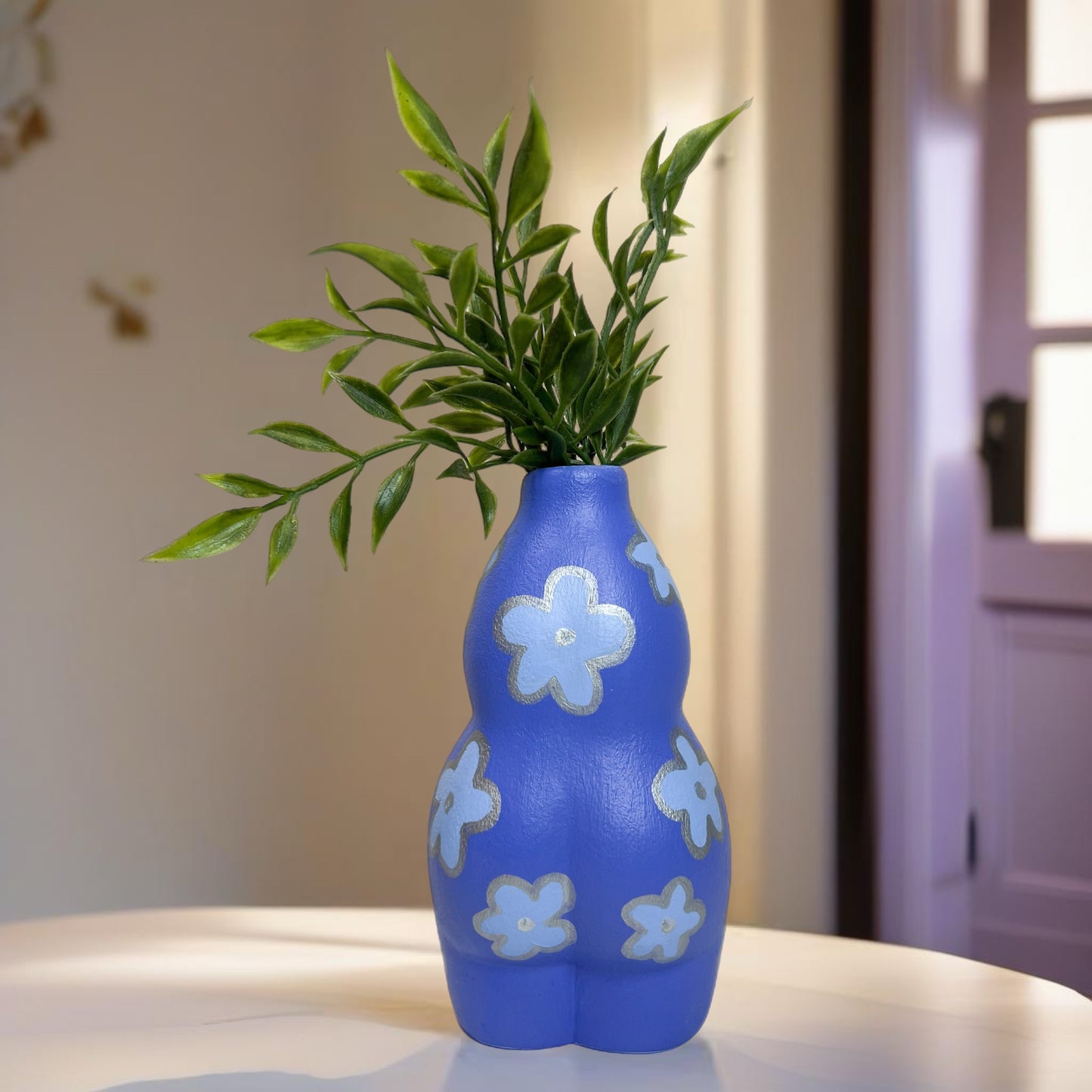 Daisy Body Vase